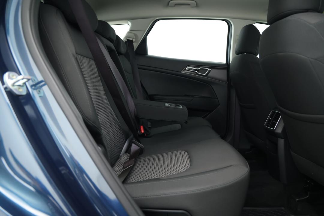 2022 Kia Sportage Sx (FWD), Automatic, 36930 km, Right Side Rear Door Cabin View