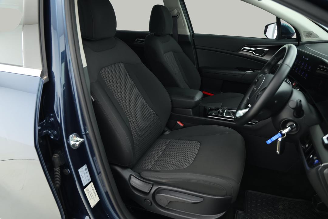 2022 Kia Sportage Sx (FWD), Automatic, 36930 km, Right Side Front Door Cabin View
