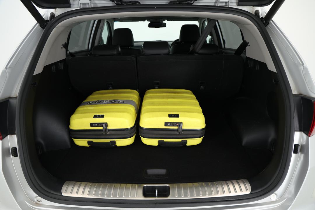 2018 Kia Sportage Gt-line (AWD), Automatic, 80926 km, Boot Inside View with Luggage
