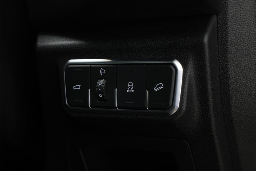 2023 GWM Haval H6 Ultra, Automatic, 37814 km, Right Side Front Door Cabin View