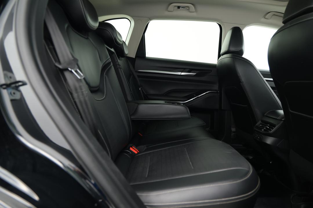 2023 GWM Haval H6 Ultra, Automatic, 37814 km, Right Side Rear Door Cabin View