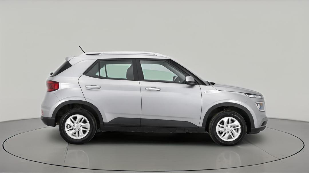 2025 Hyundai Venue -, Automatic, 20723 km, Right Side View