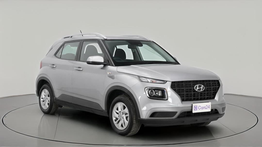 2025 Hyundai Venue -, Automatic, 20723 km, Right Front Diagonal (45- Degree) View