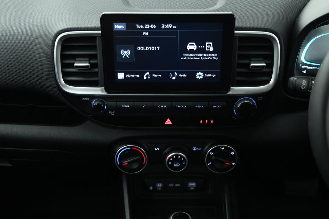 2025 Hyundai Venue -, Automatic, 20723 km, Steering Wheel Close-up
