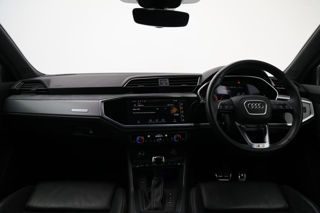 2022 Audi Q3 40 Tfsi Quattro S Line, Automatic, 38885 km, Gear Lever 