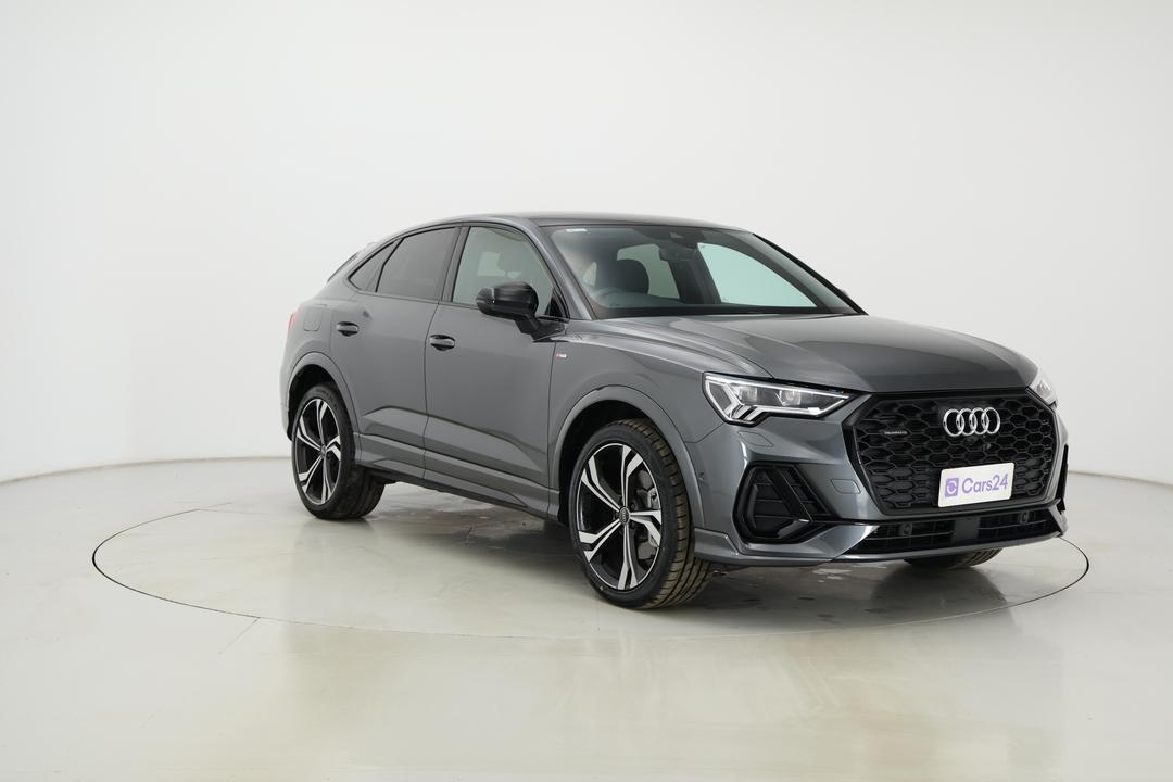 2022 Audi Q3 40 Tfsi Quattro S Line, Automatic, 38885 km, Right Front Diagonal (45- Degree) View