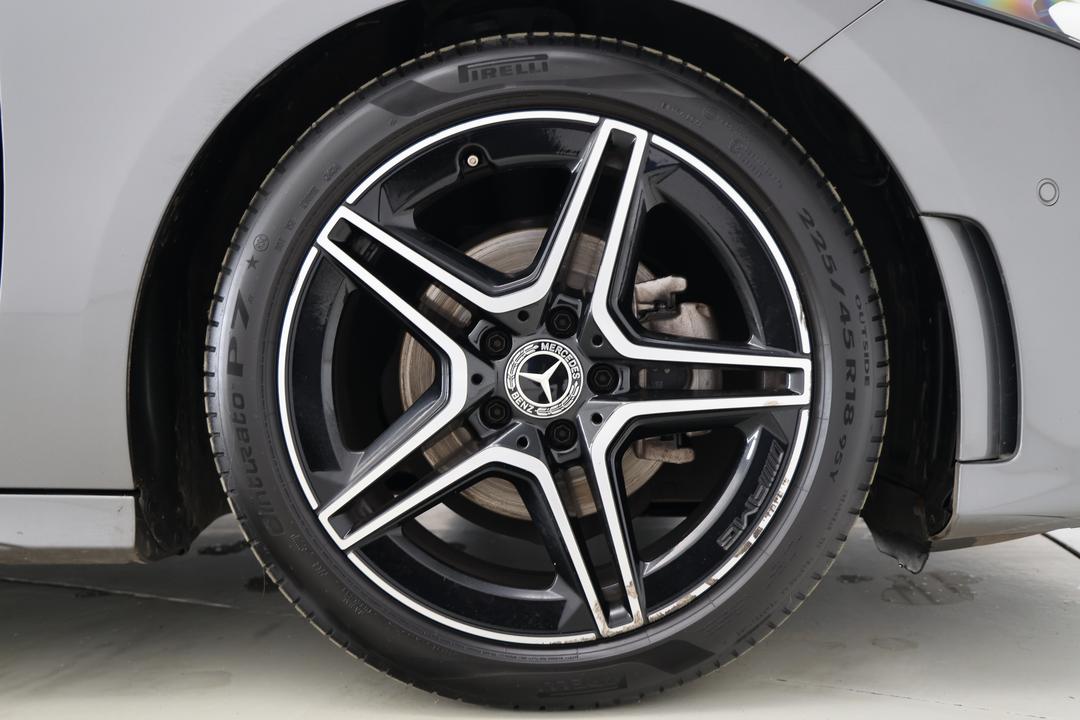 2021 Mercedes-benz A180 A180, Automatic, 68497 km, Right Front Wheel
