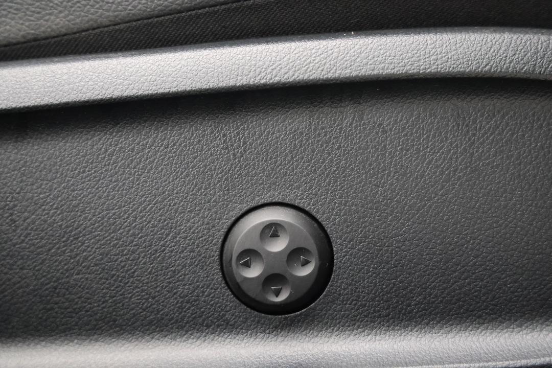 2021 Mercedes-benz A180 A180, Automatic, 68497 km, Drivers Side Adjustment Panel