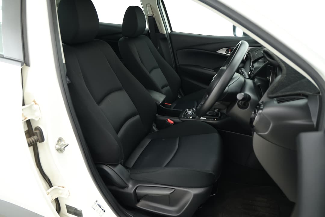 2023 Mazda CX-3 Neo Sport (FWD), Automatic, 57031 km, Right Side Front Door Cabin View