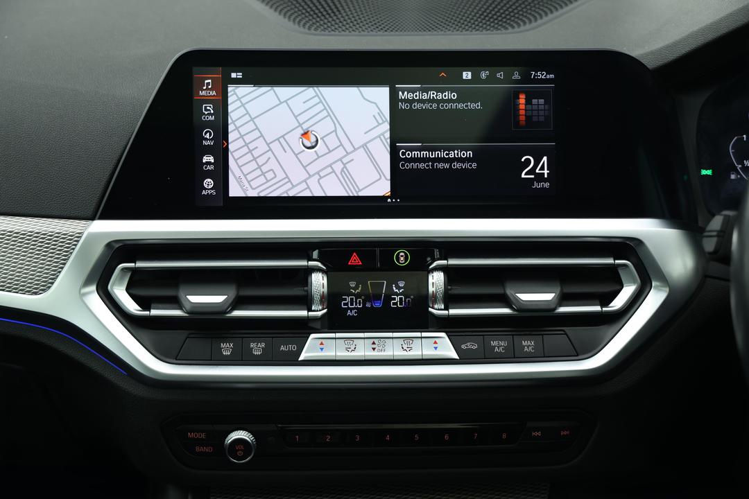 2021 BMW 3 30i M Sport, Automatic, 59684 km, Center Console