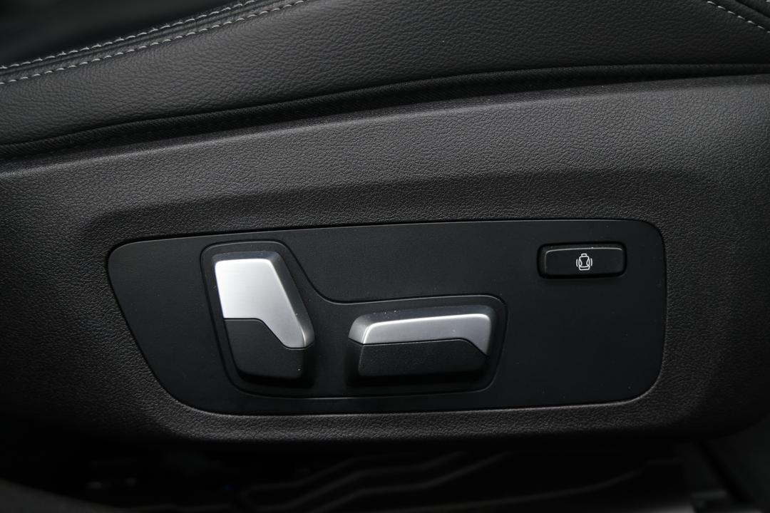 2021 BMW 3 30i M Sport, Automatic, 59684 km, Drivers Side Adjustment Panel