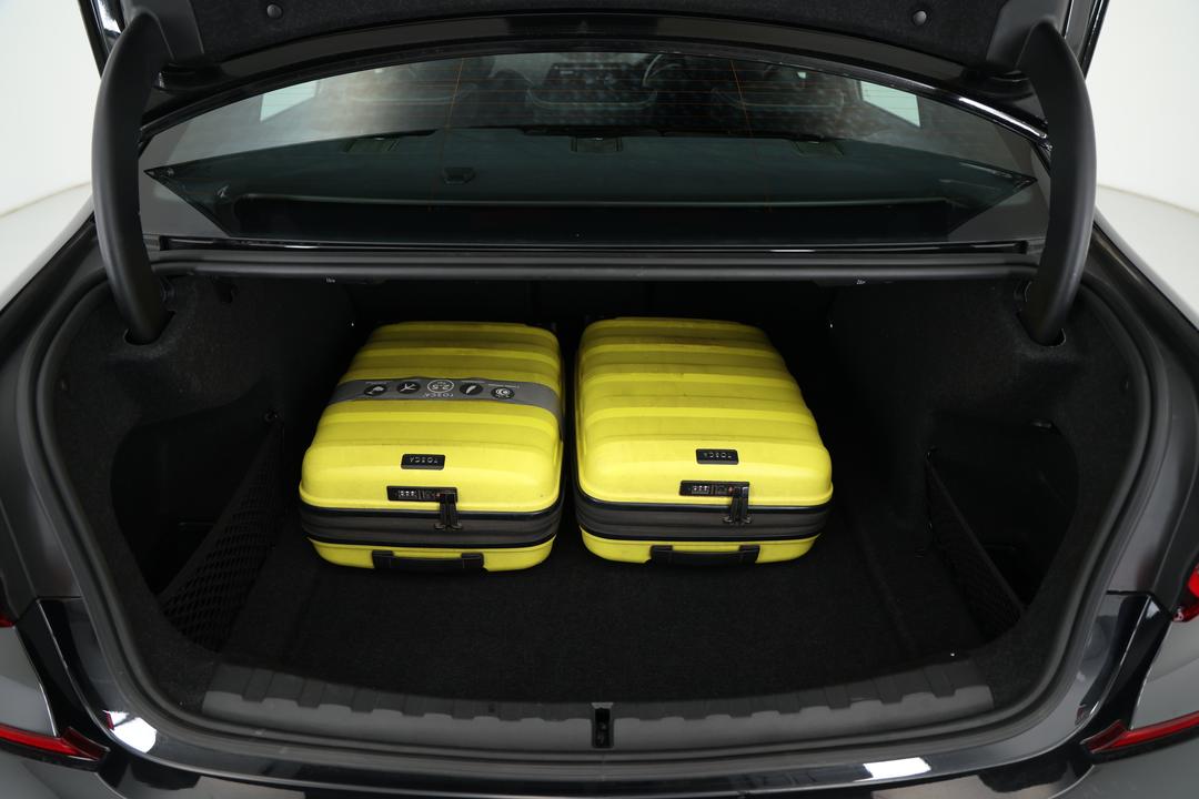 2021 BMW 3 30i M Sport, Automatic, 59684 km, Boot Inside View with Luggage
