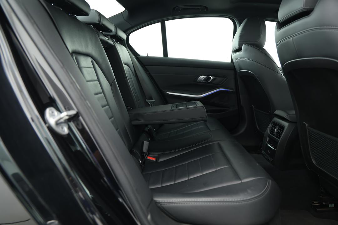 2021 BMW 3 30i M Sport, Automatic, 59684 km, Right Side Rear Door Cabin View