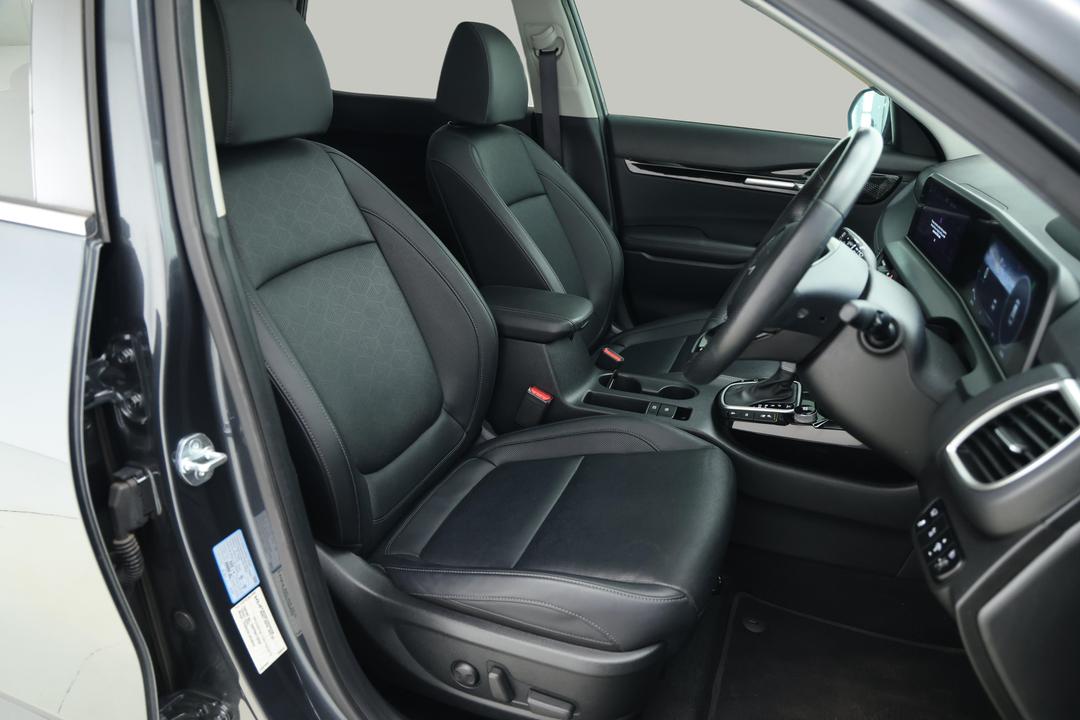 2022 Kia Seltos Gt-line (AWD) (sunroof), Automatic, 52685 km, Right Side Front Door Cabin View