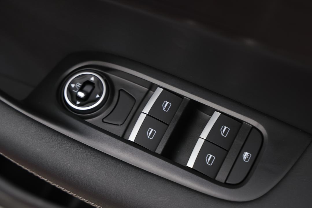 2025 Chery Tiggo 4 Pro Urban, Automatic, 5432 km, Drivers Side Door Panel Controls
