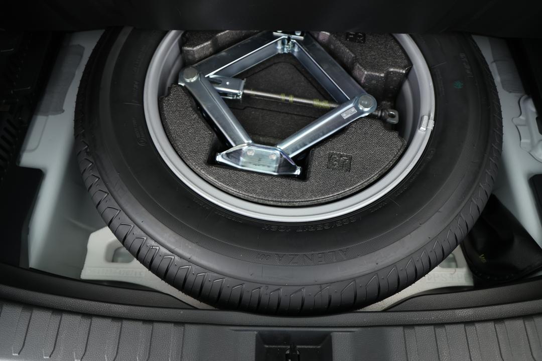 2025 Toyota RAV4 Gx (AWD) Hybrid, Automatic, 8877 km, Spare Wheel