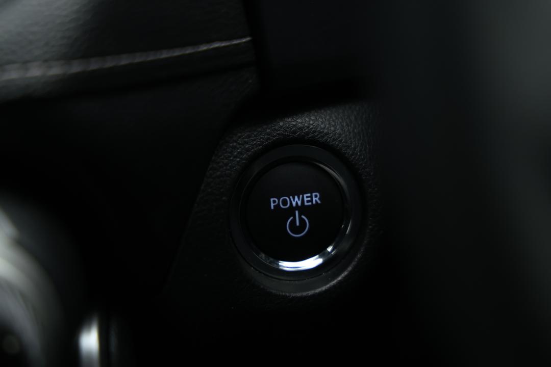 2025 Toyota RAV4 Gx (AWD) Hybrid, Automatic, 8877 km, Keyless / Button Start