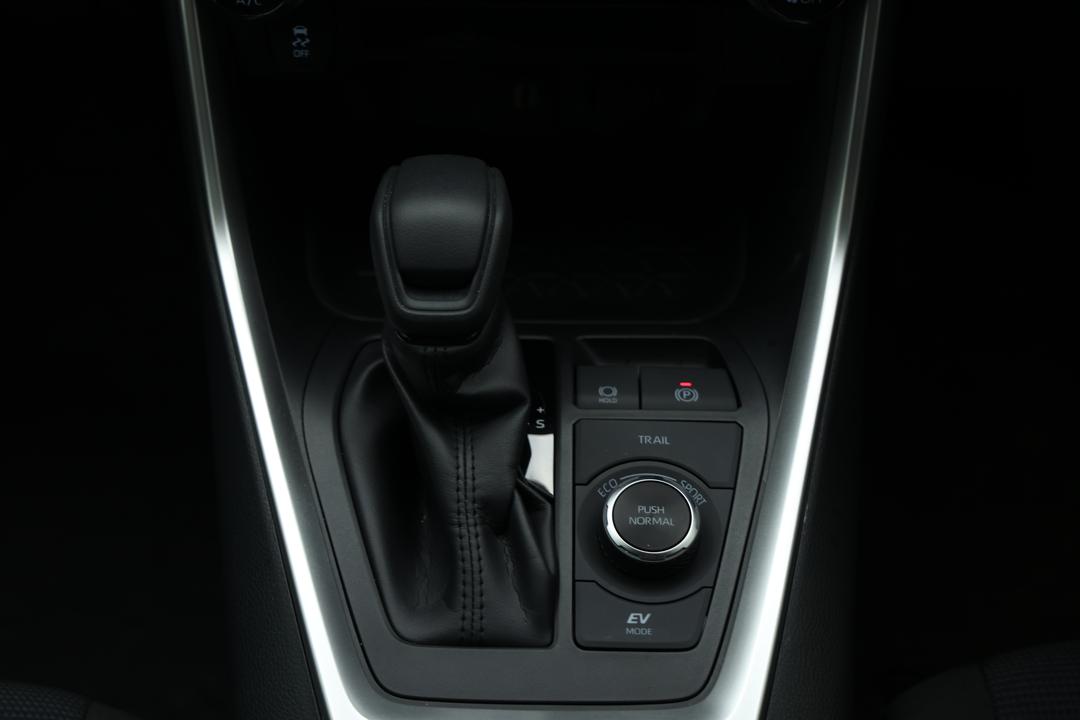 2025 Toyota RAV4 Gx (AWD) Hybrid, Automatic, 8877 km, Gear Lever 