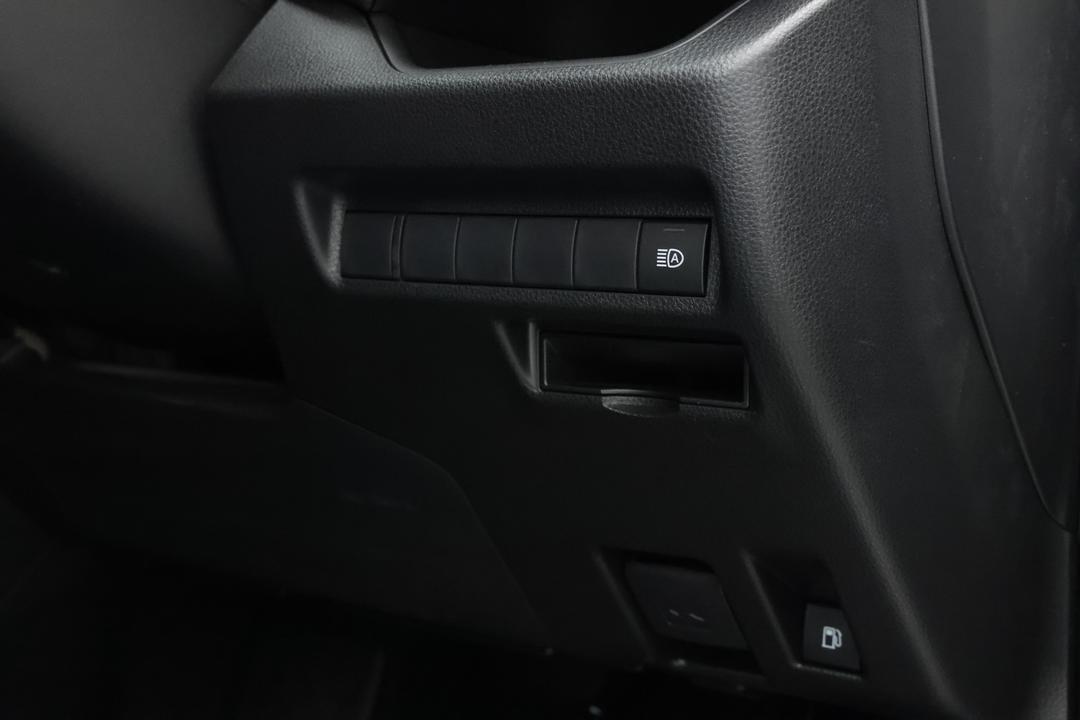 2025 Toyota RAV4 Gx (AWD) Hybrid, Automatic, 8877 km, Utility Switches/Buttons
