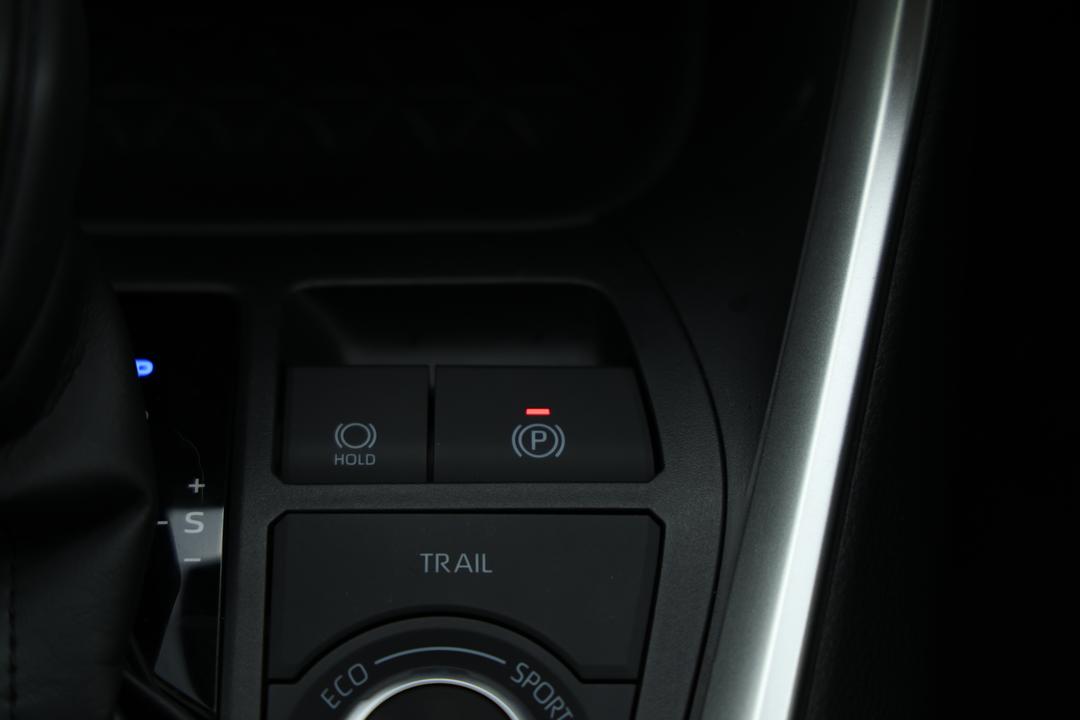 2025 Toyota RAV4 Gx (AWD) Hybrid, Automatic, 8877 km, Handbrake