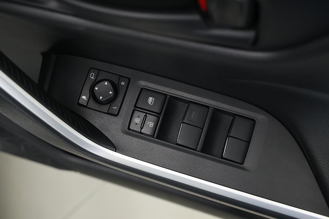 2025 Toyota RAV4 Gx (AWD) Hybrid, Automatic, 8877 km, Drivers Side Door Panel Controls