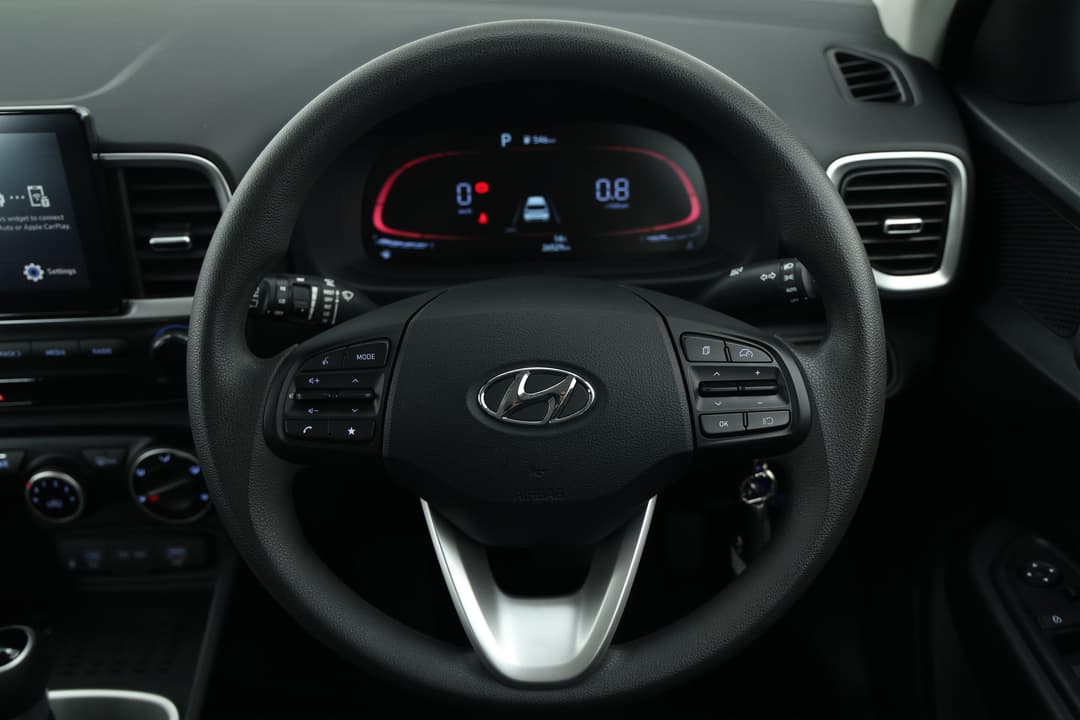 2025 Hyundai Venue -, Automatic, 26529 km, Steering Wheel Close-up