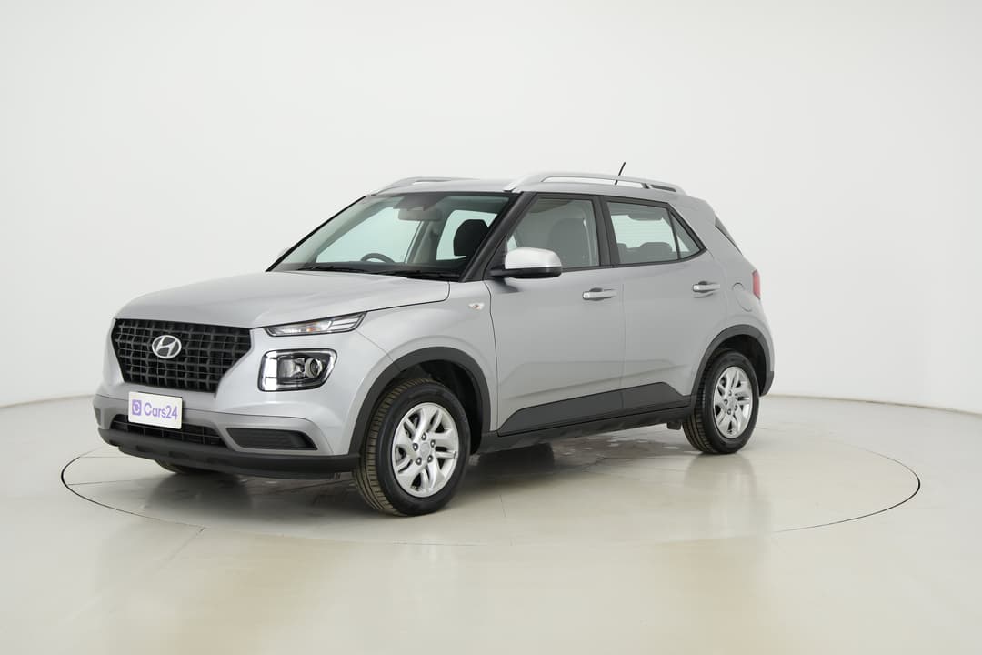2025 Hyundai Venue -, Automatic, 26529 km, Left Front Diagonal (45- Degree) View