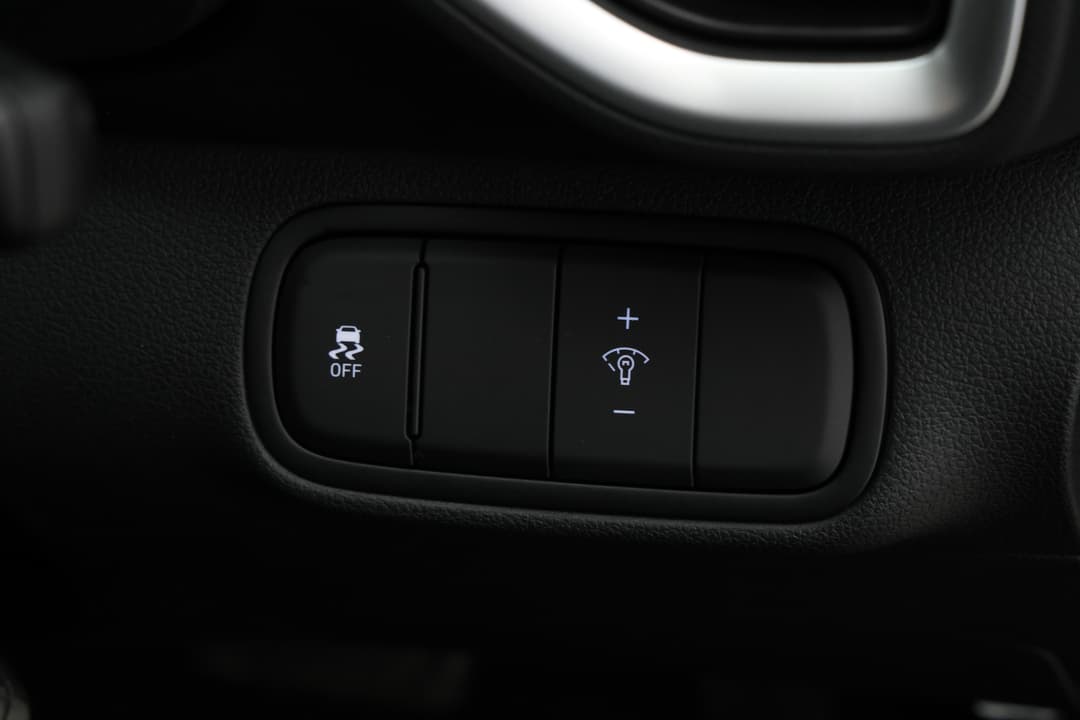 2025 Hyundai Venue -, Automatic, 26529 km, Utility Switches/Buttons