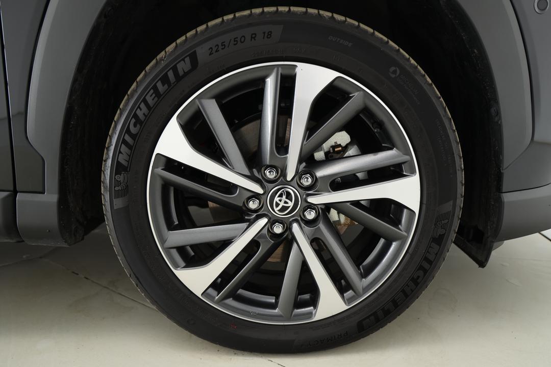 2023 Toyota Corolla Cross Atmos 2WD Hybrid, Automatic, 18591 km, Right Front Wheel