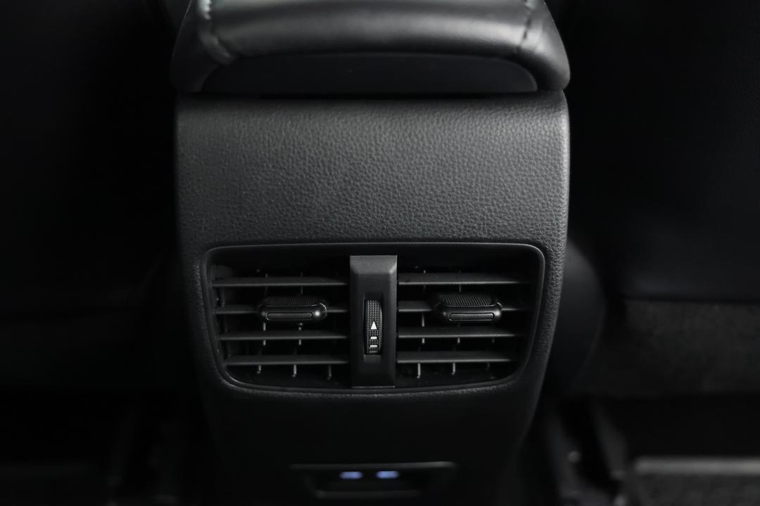 2023 Toyota Corolla Cross Atmos 2WD Hybrid, Automatic, 18591 km, Rear A/C Vent