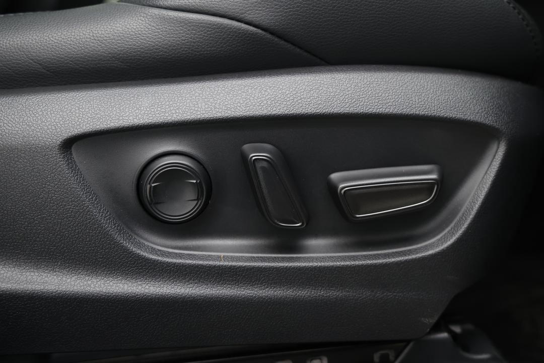 2023 Toyota Corolla Cross Atmos 2WD Hybrid, Automatic, 18591 km, Drivers Side Adjustment Panel