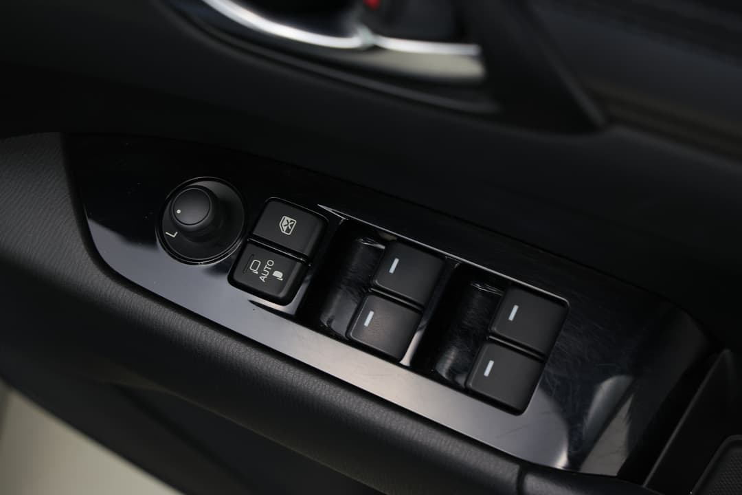 2019 Mazda CX-5 Touring (4x4), Automatic, 37815 km, Drivers Side Door Panel Controls
