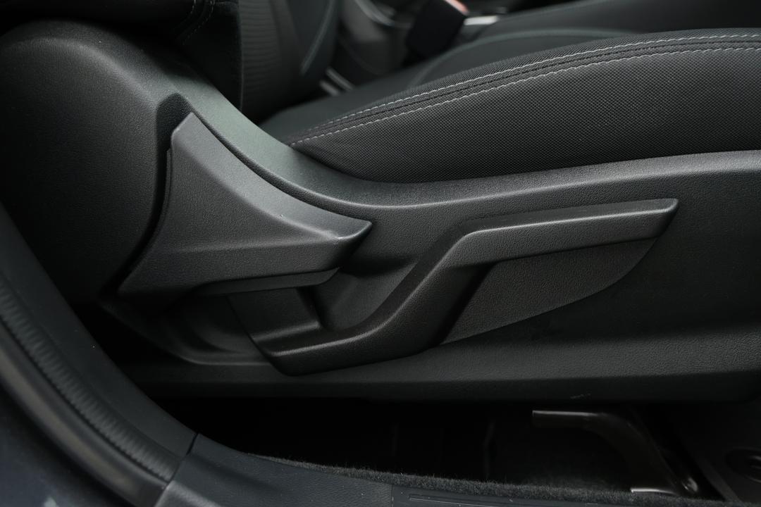 2023 Subaru Forester 2.5i-l (AWD), Automatic, 65739 km, Drivers Side Adjustment Panel
