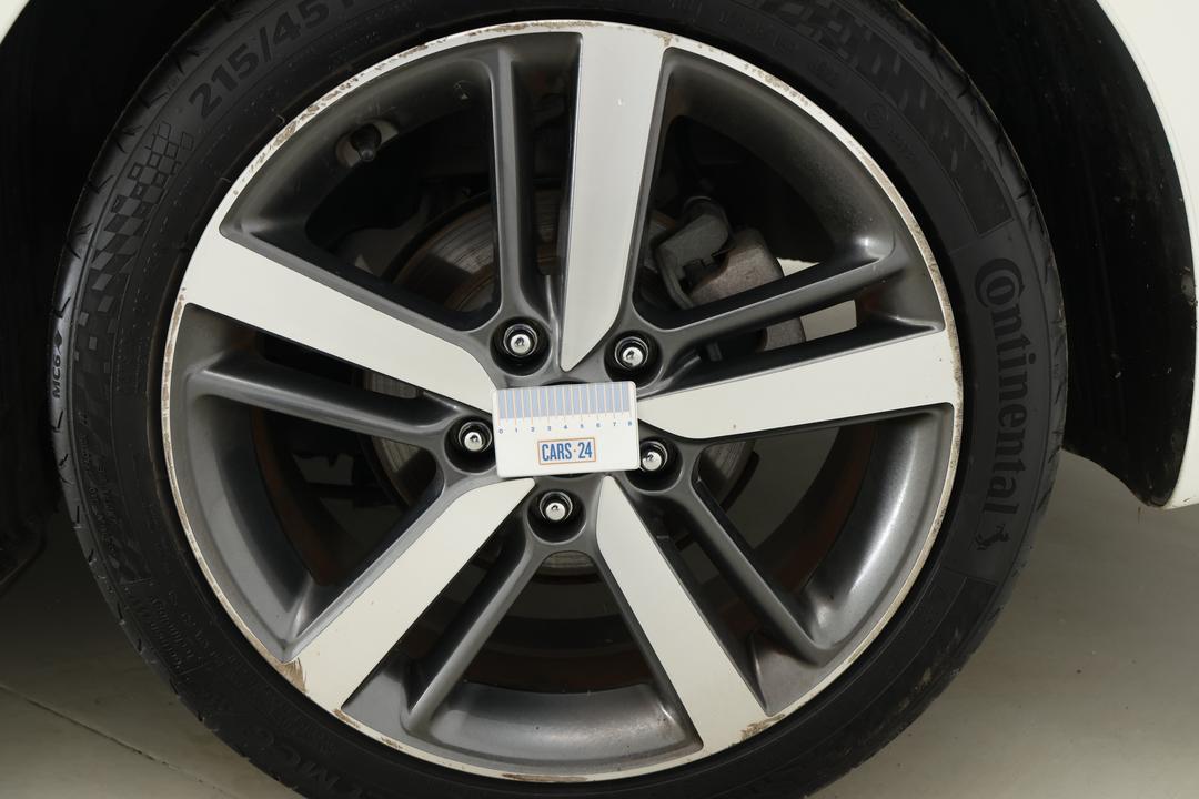 2017 Kia Cerato Sport, Automatic, 121173 km, Wheels Rim Front RHS Gutter Rash