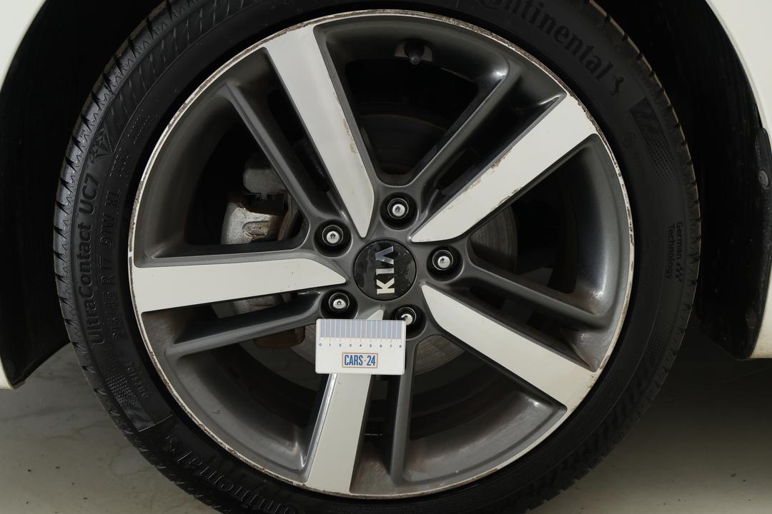 2017 Kia Cerato Sport, Automatic, 121173 km, Wheels Rim Front LHS Gutter Rash