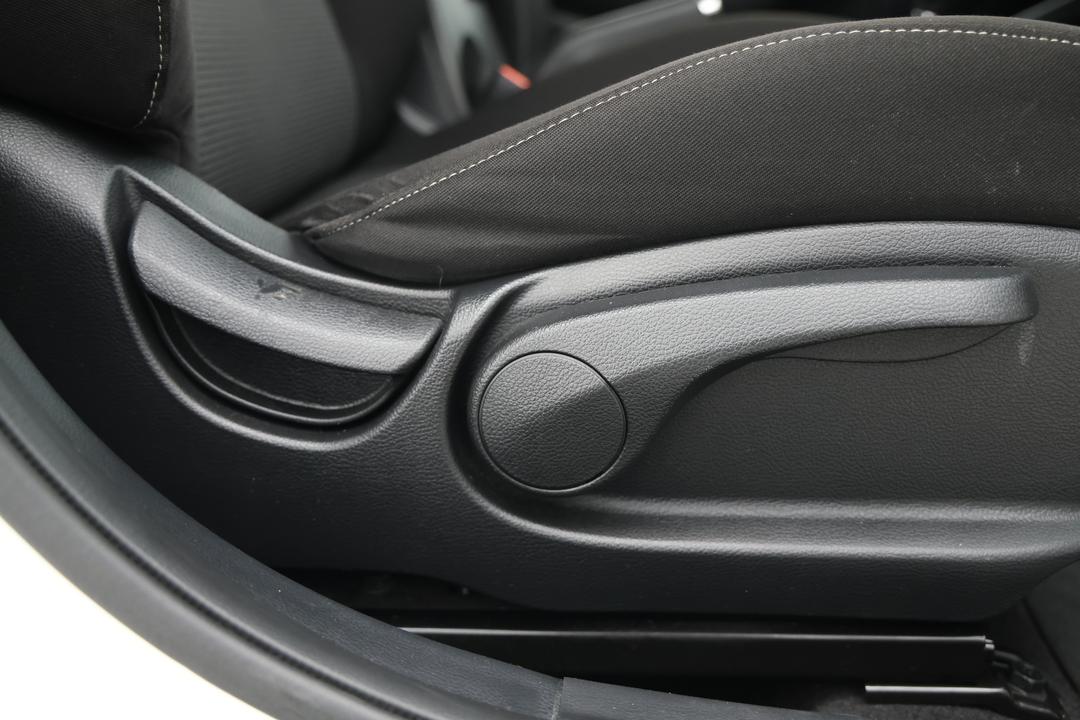 2017 Kia Cerato Sport, Automatic, 121173 km, Drivers Side Adjustment Panel