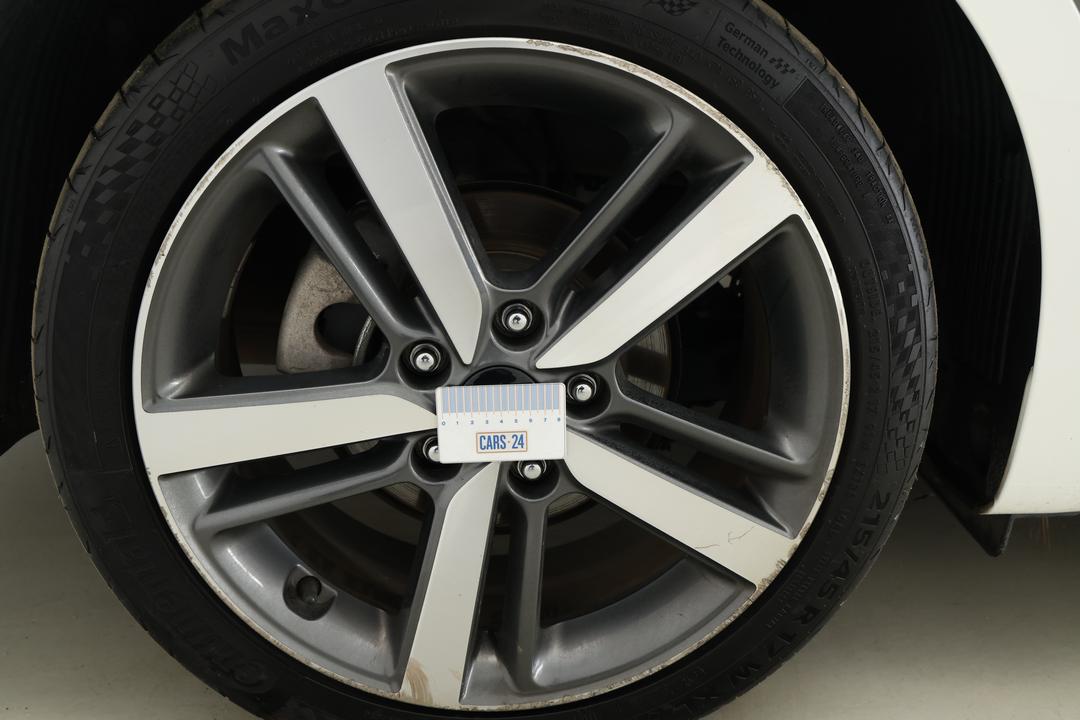 2017 Kia Cerato Sport, Automatic, 121173 km, Wheels Rim Rear RHS Gutter Rash