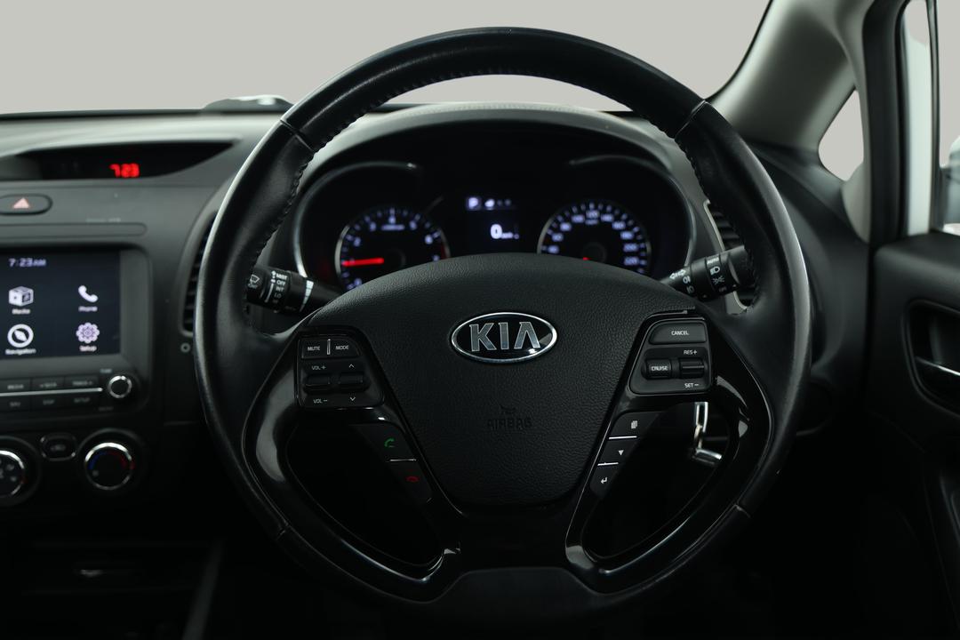 2017 Kia Cerato Sport, Automatic, 121173 km, Steering Wheel Close-up