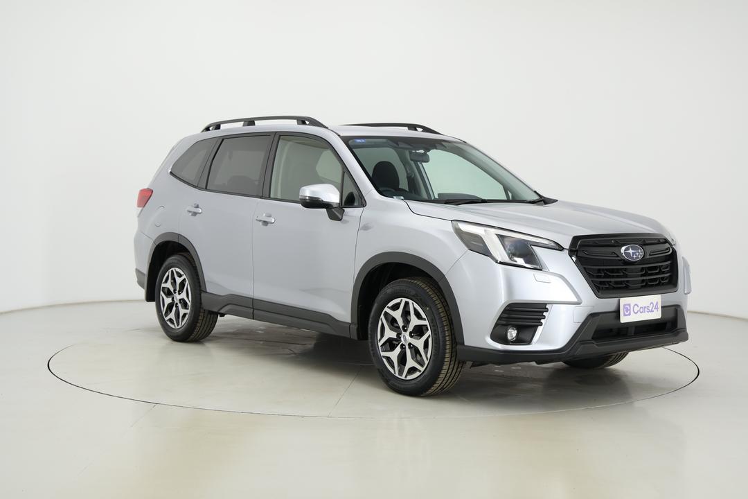 2024 Subaru Forester 2.5i (AWD), Automatic, 49340 km, Right Front Diagonal (45- Degree) View
