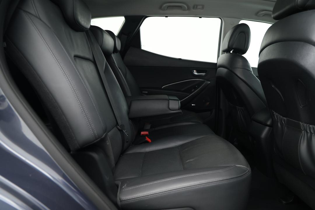 2016 Hyundai Santa Fe Highlander Crdi (4x4), Automatic, 80388 km, Right Side Rear Door Cabin View