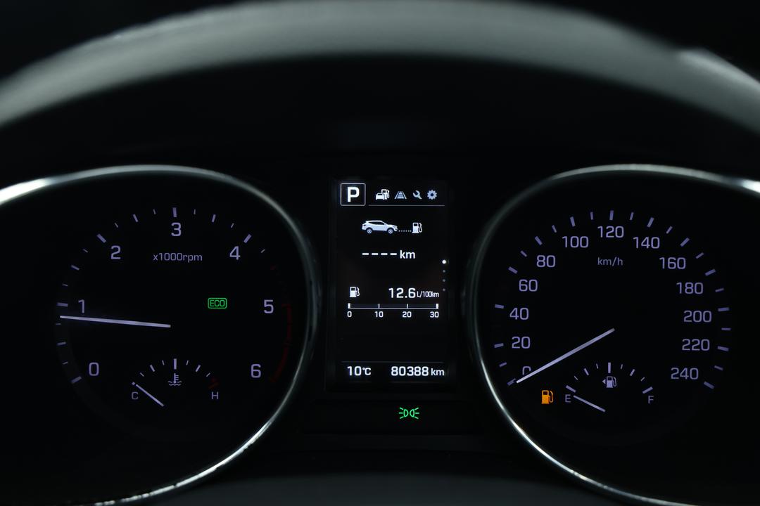 2016 Hyundai Santa Fe Highlander Crdi (4x4), Automatic, 80388 km, Odometer View