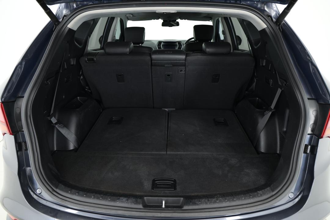 2016 Hyundai Santa Fe Highlander Crdi (4x4), Automatic, 80388 km, Boot Inside View