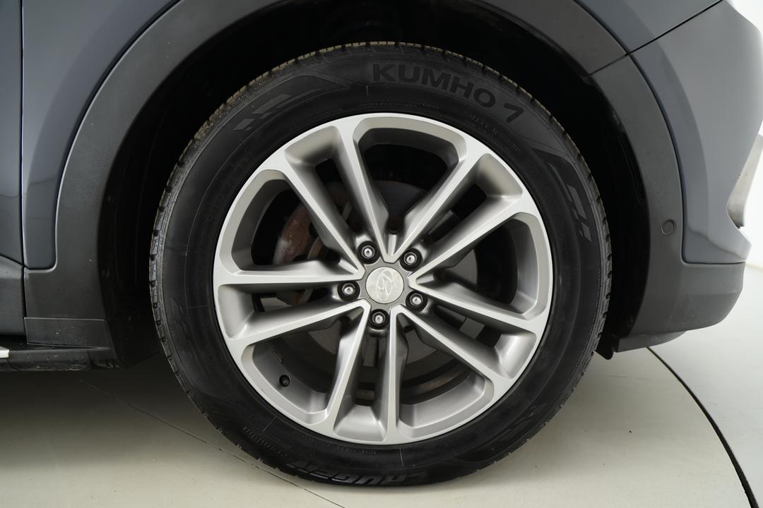 2016 Hyundai Santa Fe Highlander Crdi (4x4), Automatic, 80388 km, Right Front Wheel