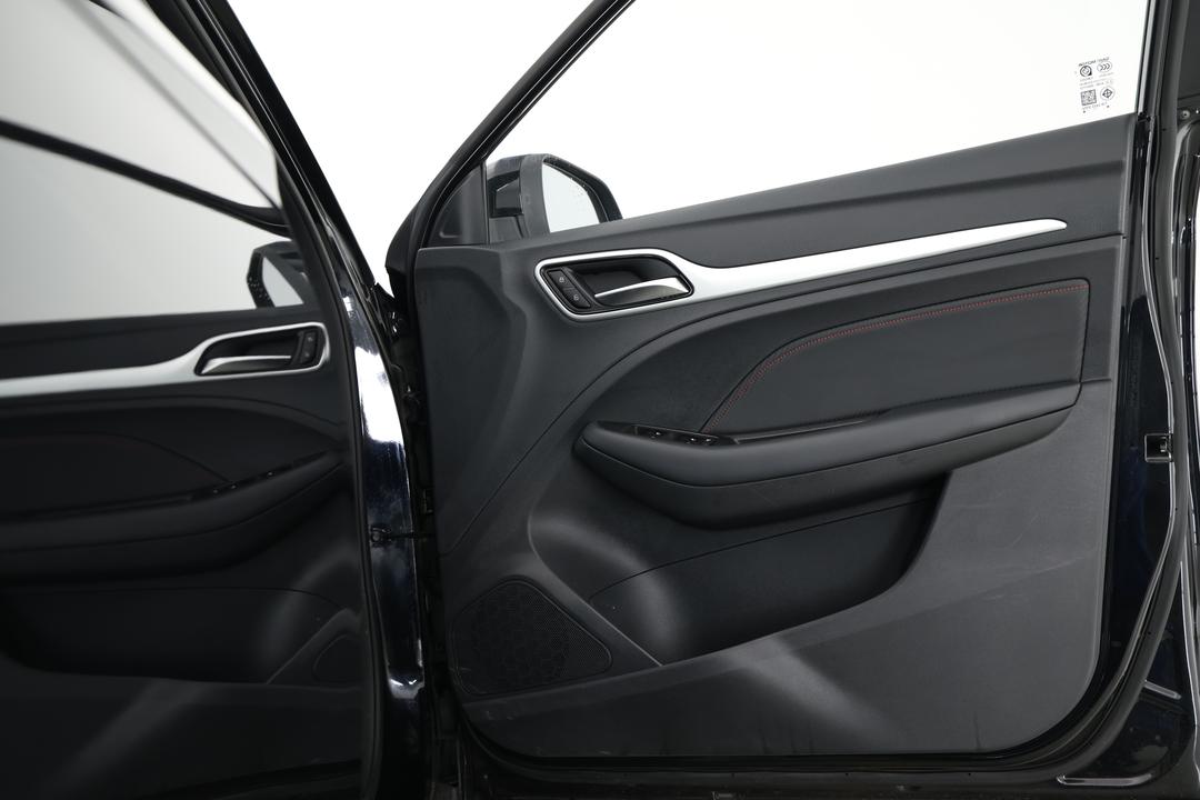 2023 MG Zst Core, Automatic, 8000 km, Speaker View