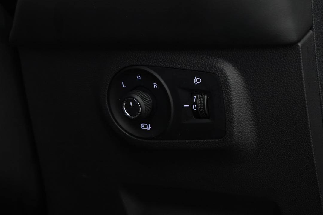2023 MG Zst Core, Automatic, 8000 km, Utility Switches/Buttons