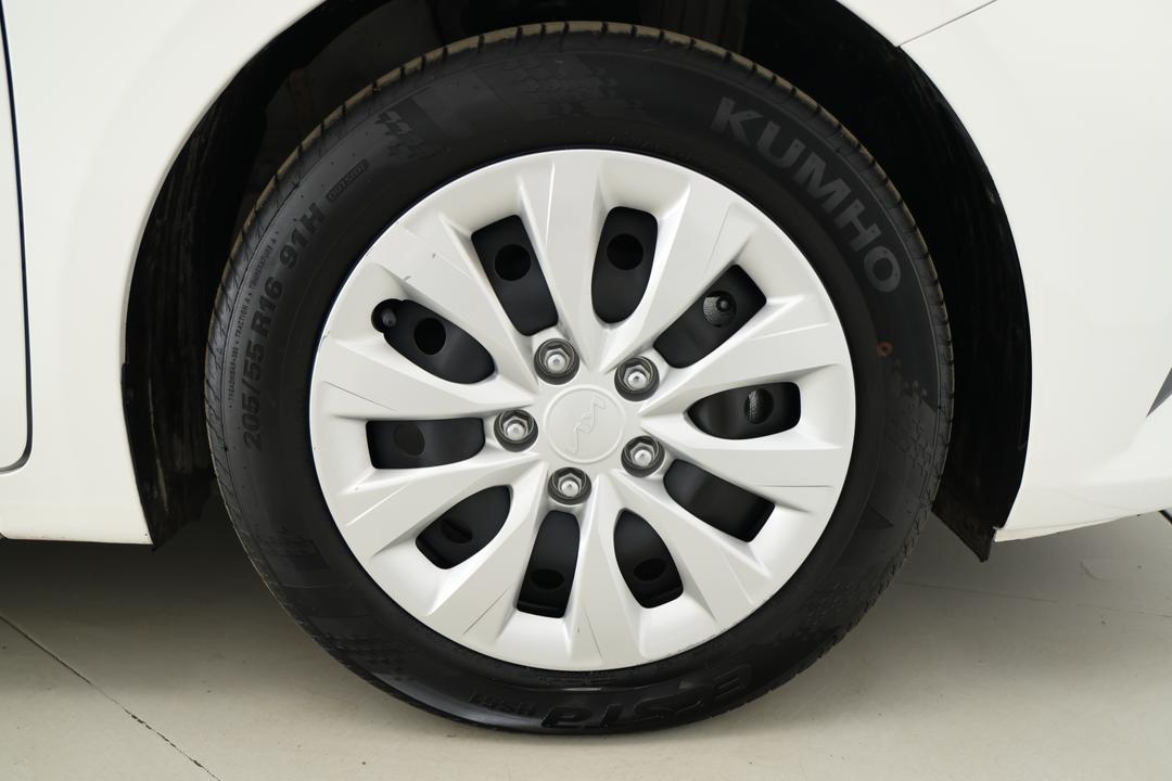 2024 Kia Cerato S, Automatic, 23528 km, Right Front Wheel