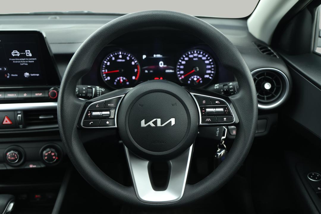 2024 Kia Cerato S, Automatic, 23528 km, Steering Wheel Close-up