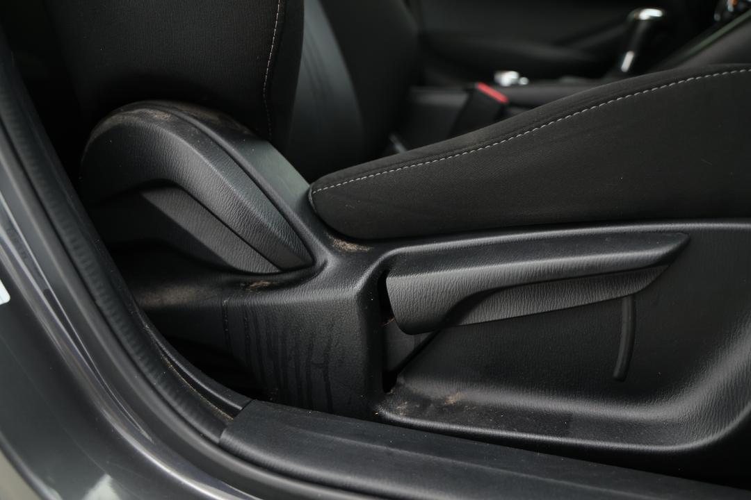2021 Mazda CX-3 Maxx Sport (FWD), Automatic, 73437 km, Drivers Side Adjustment Panel