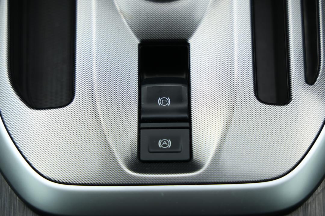2024 GWM Haval Jolion Premium, Automatic, 7603 km, Handbrake