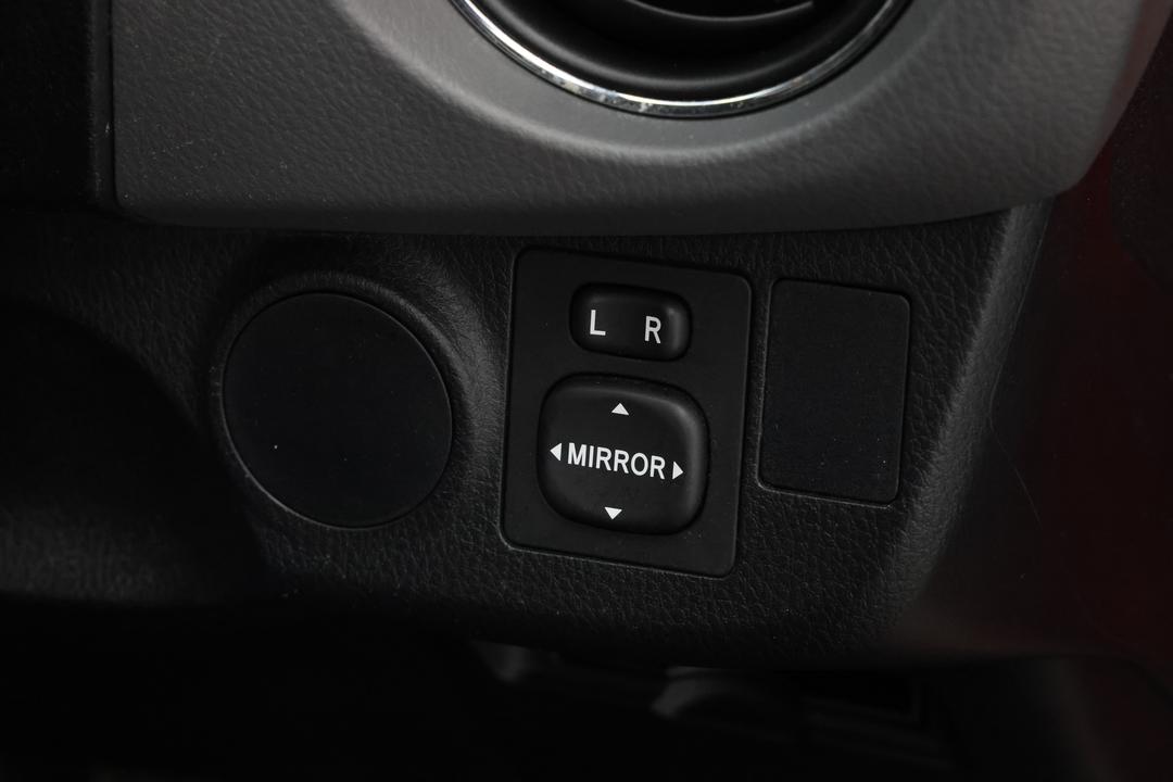 2016 Toyota Yaris Sx, Automatic, 70267 km, Utility Switches/Buttons